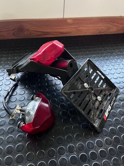 Plasty a zadní světlo a držák spz Husqvarna sm wr cr wre 125 - 2