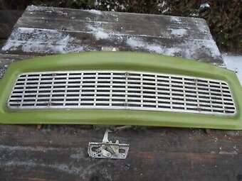 Trabant Koupím přední masku. - 2