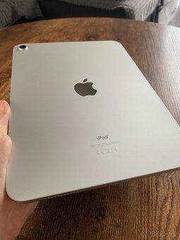 Apple iPad 10.9"; 10 gen.; WiFi 64GB - Silver - Výborný sta - 2
