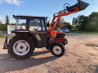 Malotraktor Kubota GL 29 s kabinou a čelním nakladačem - 2