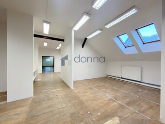 Skladové prostory, plocha 323 m2, Praha 4 - Kunratice, ul. V - 2