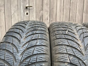 4x zimní pneu Goodyear s plech disky 195/65 R15 - 2