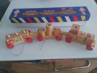 Stary dřevěný vláček TOFA Semily - 2