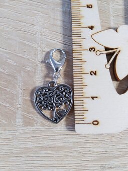 Přívěsek srdce se stromem života na karabince - 2