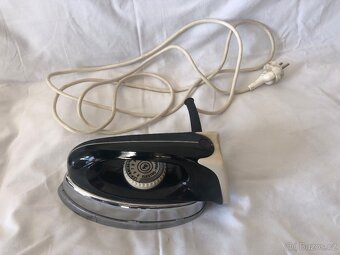 Staré žehličky - 2