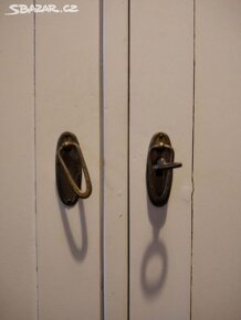 Stará velká dřevěná šuplíková skříň se zámkem - 2