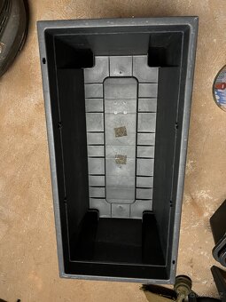 Vyvýšený truhlík plastový - 2