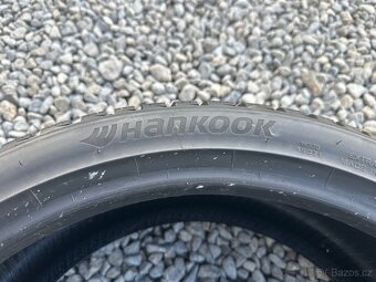 Zimní pneu Hankook Winter iCept 225/40 R19 - 2