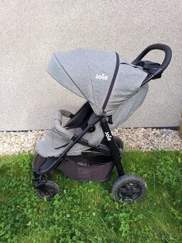 Sportovní kočárek Joie - 2