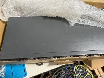 TP-LINK Switch 48 portů TL-SF1048 - 2