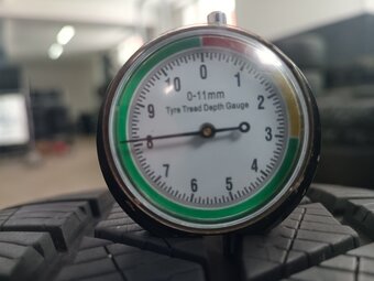 225/40 R19 BARUM (2123) - 2