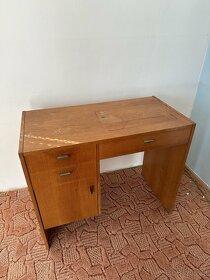 Skříňový šicí stroj včetně návodu - 2