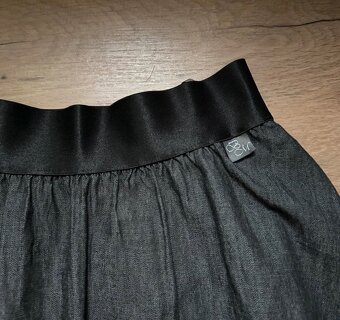 Půlkolová sukně Black Mountain 51 cm - 2