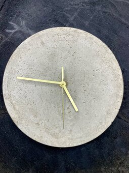 Betonové Hodiny - 2