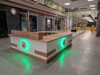 Prodám velký prodejní stánek do interiéru - 2