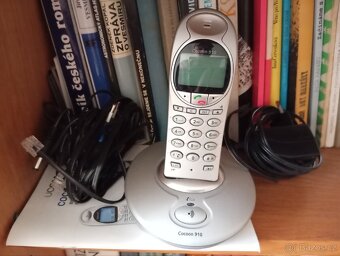 Přenosný telefon, pevná linka - 2