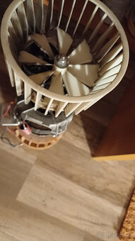 Sušička AEG lavatherm 56840l díly dvířka - 2