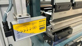 Ohraňovací lis DURMA, model AD-Servo 30175 - 2