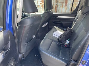 Toyota Hilux 2,4 D 4x4 automat - 2