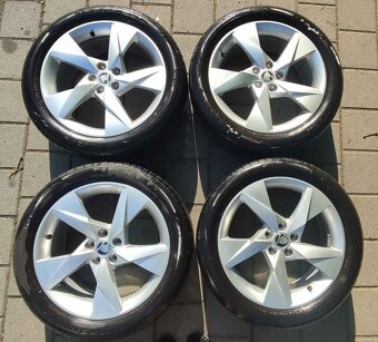 Prodám originální Škoda ALU kola 17" + letní pneu 205/50R17 - 2