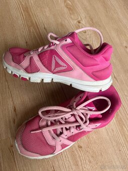 Tenisky zn. Reebok vel.34,5 - 2
