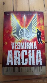 Replika, Ivan je jen jeden, Vesmírná archa, Stránky světa - 2