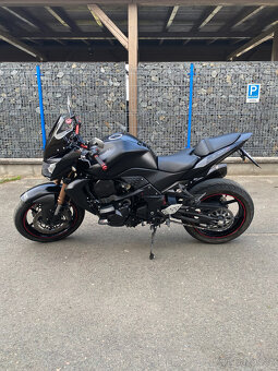 Kawasaki Z750R - 2
