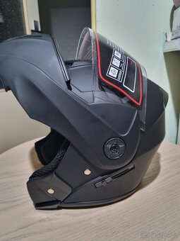 Přilba na motorku / elektrokolobežku - 2