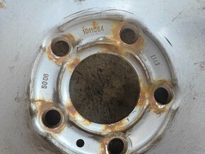 Prodám 2ks disků 6Jx16H2 ET50 + pneu 215/65/R16C - 2
