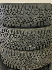 Nokian 235/60 R17C zimní - 2