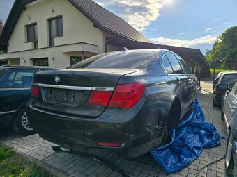 ND z vozu BMW 750i 2009 - 2