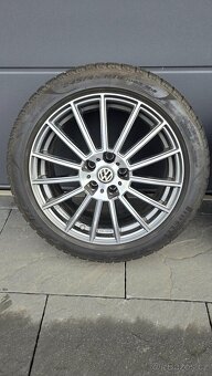 Zimní pneu Pirelli PZERO+ 245/45 R18 100V + 4x ALU 5/112. - 2