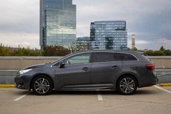 Toyota Avensis Combi 2.0 D-4D S S Business - 2