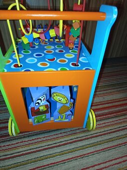 Dřevěné chodítko a edukační kostka pro děti - 2