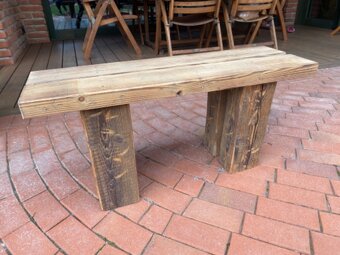 Masivní dřevěná lavička drásaná - 2