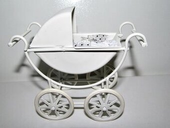 Malý kovový kočárek, mini panenky. Starý viktoriánský styl. - 2