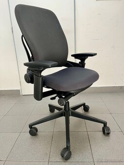 kancelářská židle Steelcase Leap v2 - 2