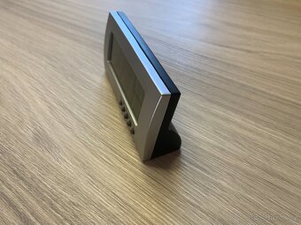 Elektronické hodiny, budík, kalendár a teploměr - 2