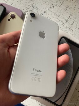 iPhone XR 64 GB - Bílý + 3 obaly + krabice + kabely - 2