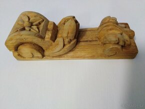 Ručně vyřezaný ornament - 2