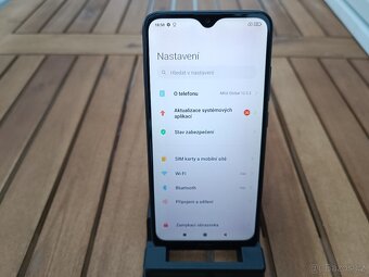 Xiaomi Redmi 8, 3GB RAM, 32GB, lehce vypálený display - 2