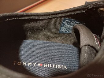 Černé tenisky Tommy Hilfiger - 2