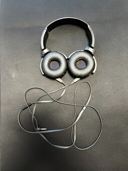 Prodám drátová sluchátka Sony MDR-XB450AP s mikrofonem - 2