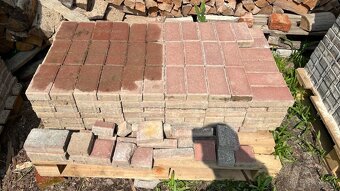Betonová dlažba červená 20x10x40 - 2
