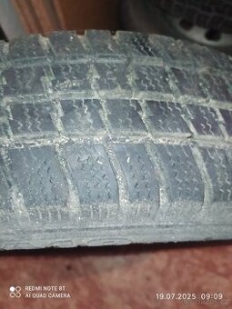 Škoda Felicia - Prodám pneumatiky zimní gumy. - 2