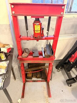 Hydraulický dílenský lis nosnost 20T - 2