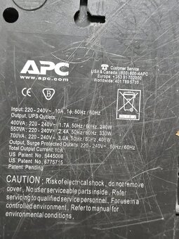 Záložní zdroj APC - 2