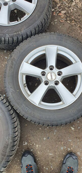 Prodám alu disky se zimními pneu na Suzuki Vitara - 2
