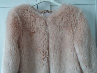 Růžový chlupatý kabát kabátek bunda - 152 - 2