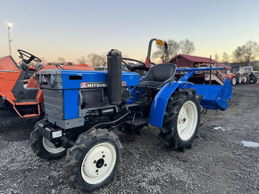 Japonské traktory Mitshubishi D1550FD - 2